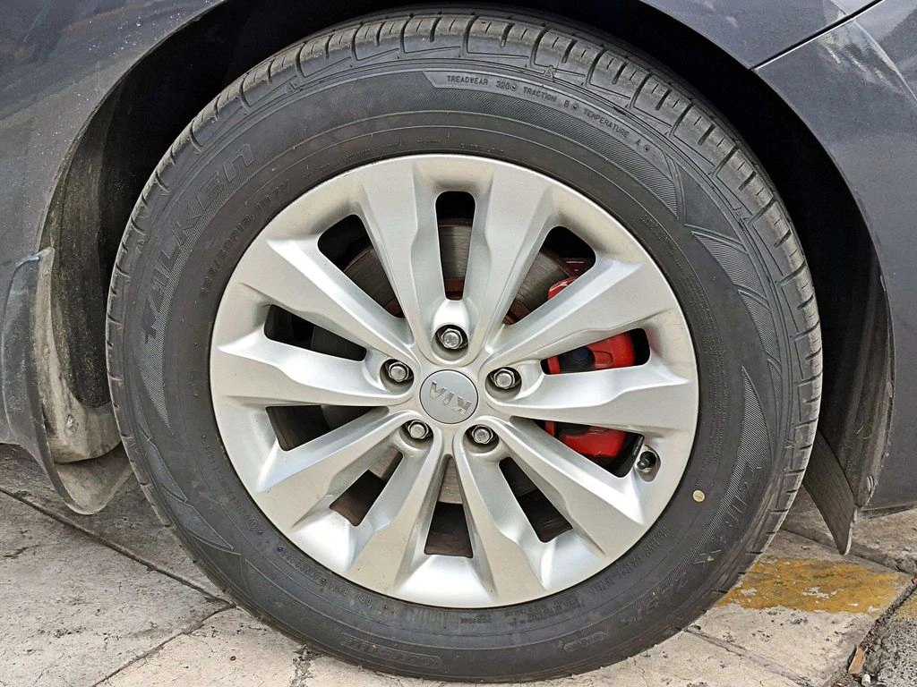 KIA GRAND CARNIVAL