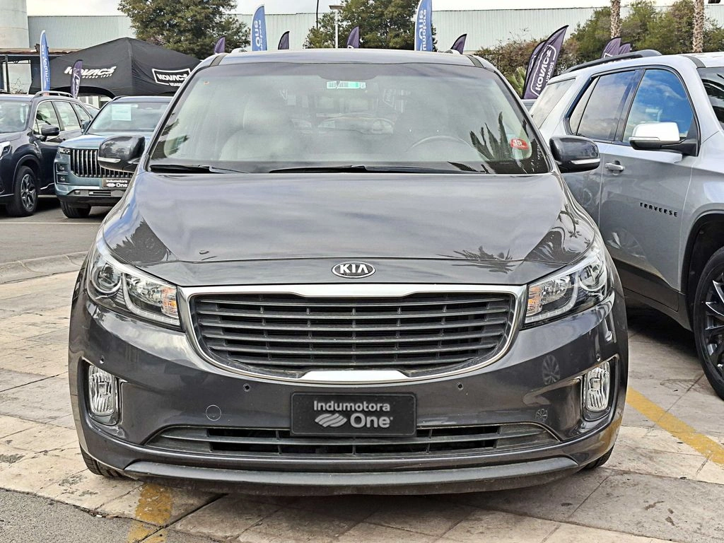 KIA GRAND CARNIVAL