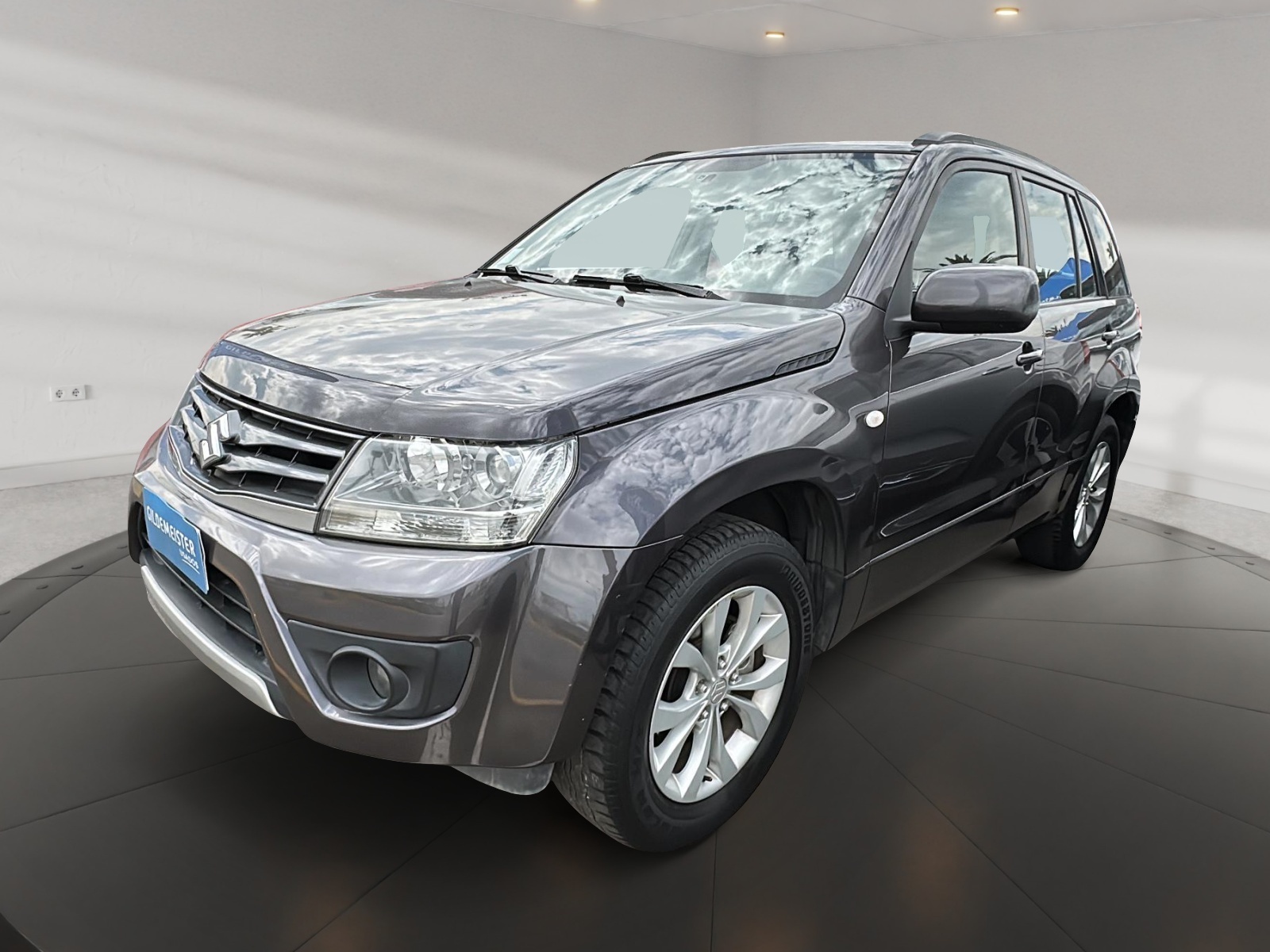 SUZUKI GRAND NOMADE 2.4 2WD AT GLX NAV
