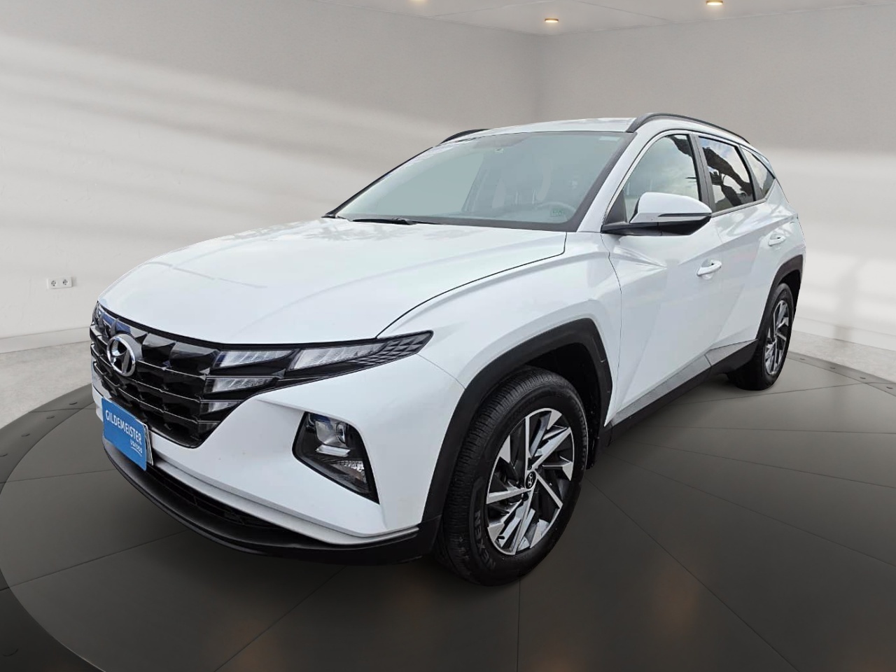 HYUNDAI TUCSON NX4 2.0 MT PLUS