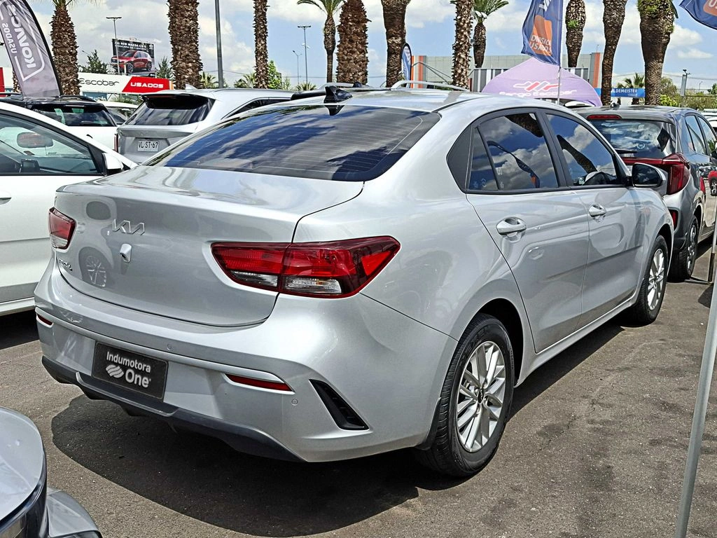 KIA RIO 4